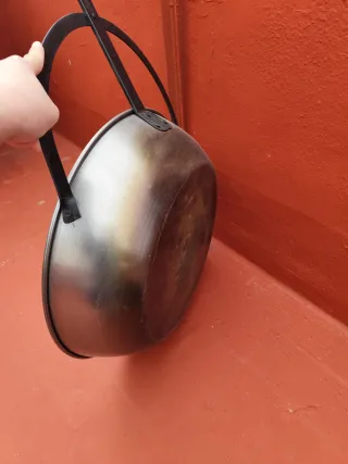 Sartenes y paellera de cocina