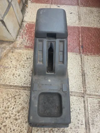 Consola Central Apoya Brazos Nissan Terrano 2