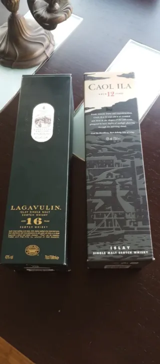 Scatole di Whisky Lagavulin e Caol Ila