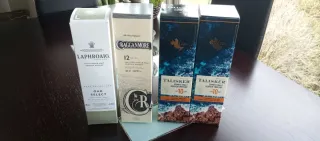 Scatole di Whisky Lagavulin e Caol Ila