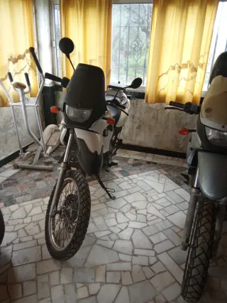 BMW gs 650 Moto Blanca