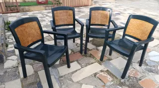Mesa y 4 Sillas Terraza Plástico
