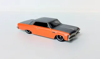 Hot Wheels Chevy Malibu SS 65 Garage 2010 de segunda mano por 16