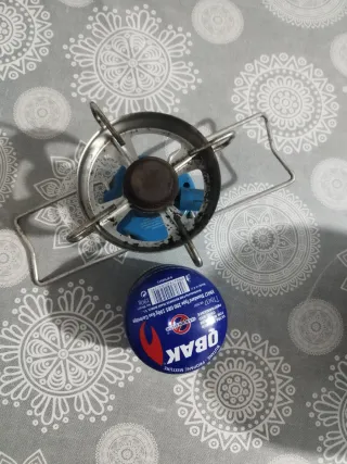 Hornillo y botella de gas camping