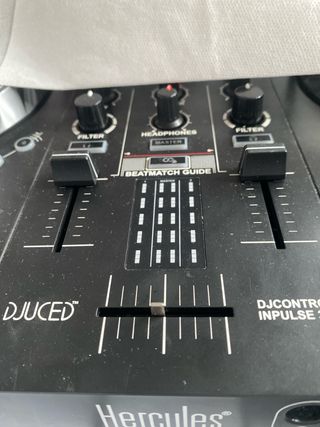 Hercules DJControl Inpulse 300 Mesa DJ