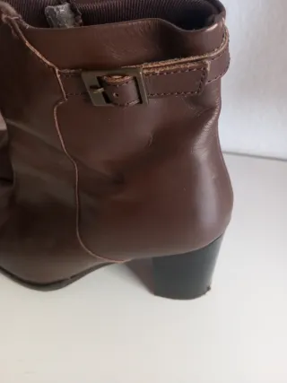 Botines de tacón marrones
