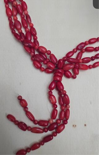 Collana con perline rosse
