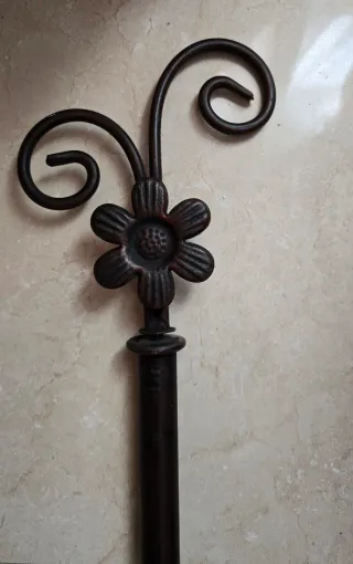 Barra de forja hecha a mano