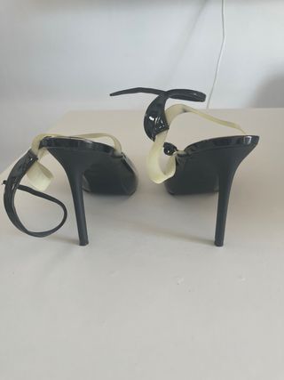 Zapatos de tacón Zara aguja