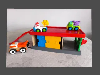 Garaje-Parking con 3 camiones