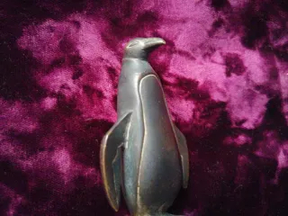 Figura pingüino antigua