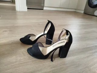 Sandalias de tacón negras Temptations