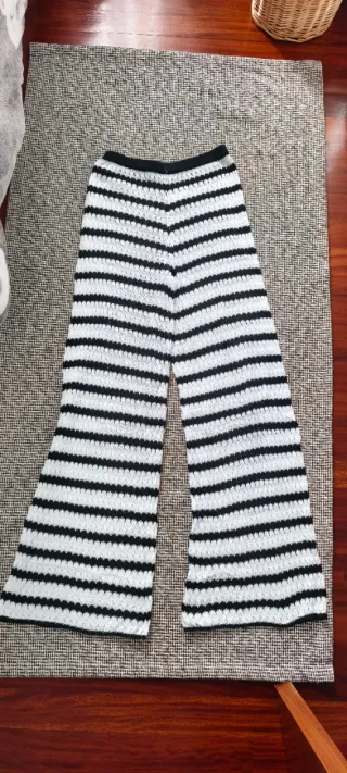 Pantalón de punto S rayas blanco y negro