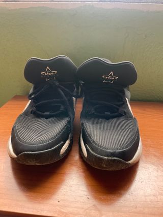 Zapatillas Nike Star Running Negras y Blancas