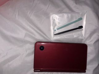 Nintendo DSi Roja
