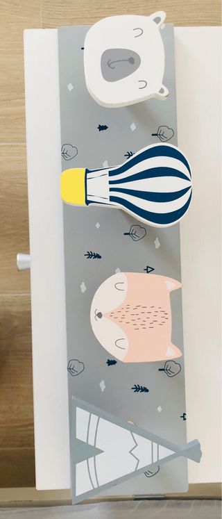 Perchero infantil pared animales y globo