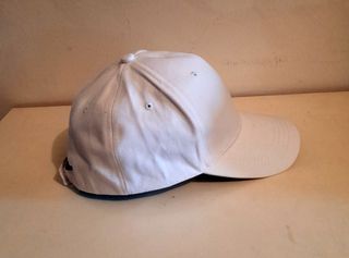 Cappellino con visiera cotone bianco