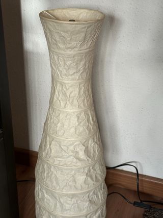 Lampada da terra in carta