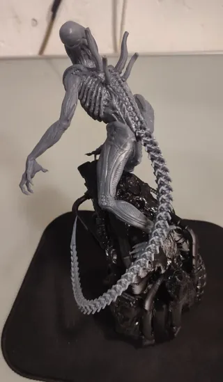 Figura de Xenomorfo en Resina