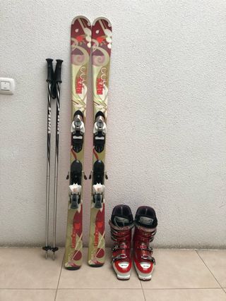 Esquís y botas de esquí