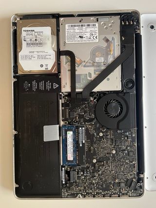 Apple MacBook Plata 2018 en condiciones aceptables