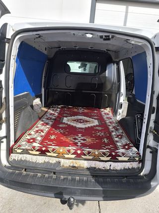 Nissan NV250 1.7 del 2021 en muy buen estado.