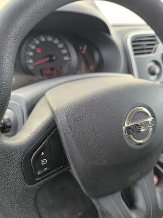 Nissan NV250 1.7 del 2021 en muy buen estado.