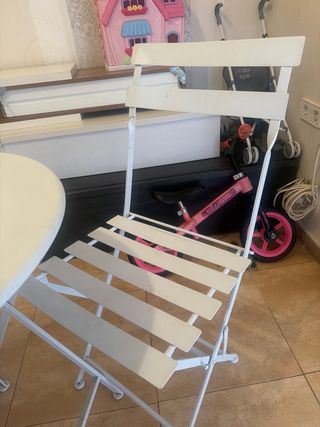 Mesa y 2 Sillas Plegables Metal