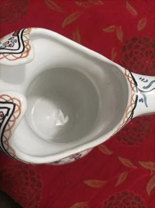 Jarra de loza portuguesa pintada a mano