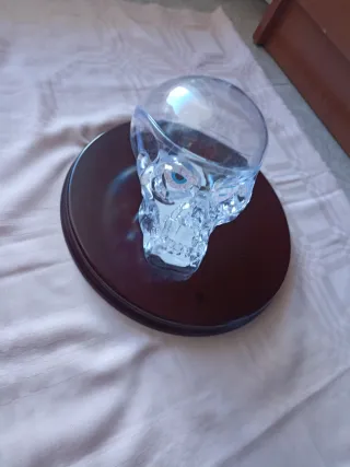 Peana redonda, realza lo que pongas encima.