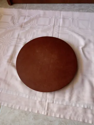 Peana redonda, realza lo que pongas encima.