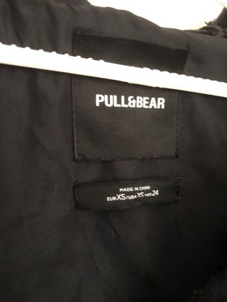 Chaqueta corta Pull&Bear negra