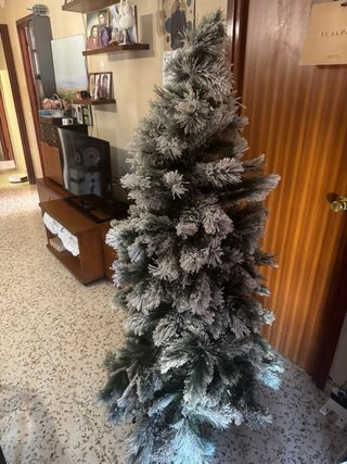 Árbol de Navidad verde y blanco