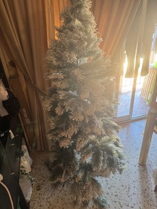 Árbol de Navidad verde y blanco