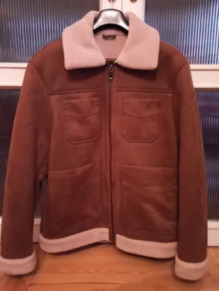 Abrigo de hombre marrón con forro