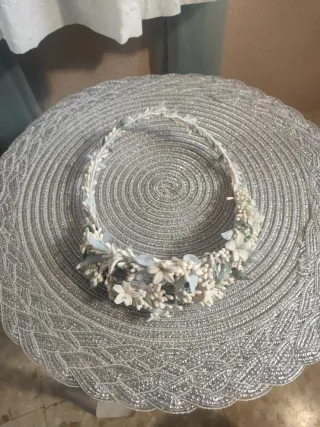 Diadema y hebilla para cintura.