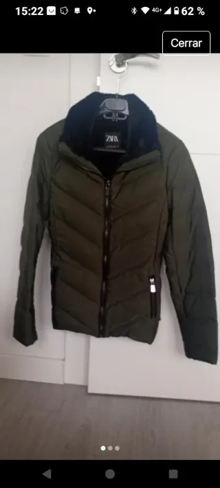 Cazadora plumífero con pelo negro