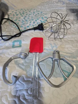 Batidora de cocina plateada