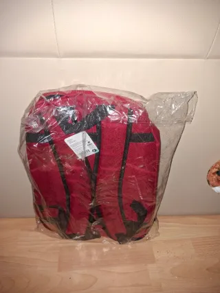 Mochila roja y azul nueva las dos van juntas