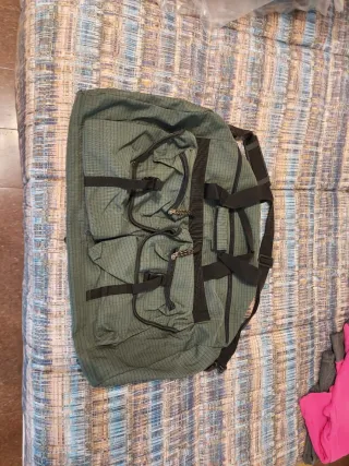 Borsa da viaggio verde militare a tracolla