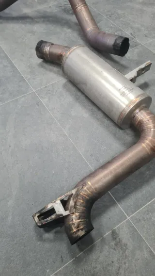 Escape GR artesanal Megane RS3 ligero