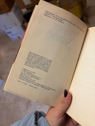 Intriga y pasiones ocultas en novela romántica