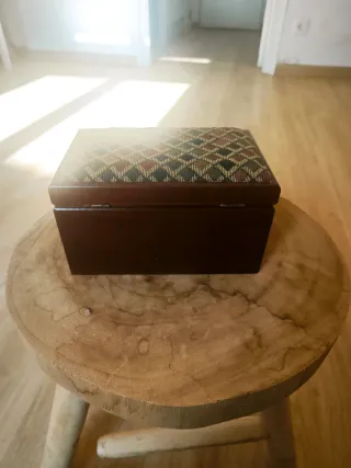 Joyero vintage con cajón y tapa