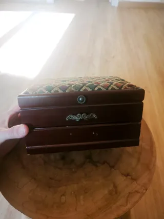 Joyero vintage con cajón y tapa