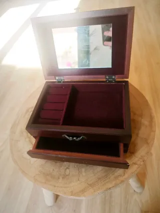 Joyero vintage con cajón y tapa