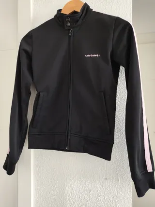 Chaqueta Carhartt Negra con Raya Rosa