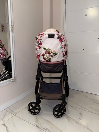 Passeggino Cybex con stampa floreale