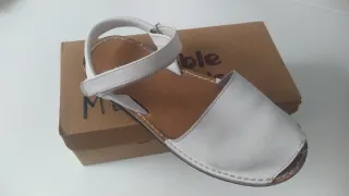 Menorquinas blancas piel