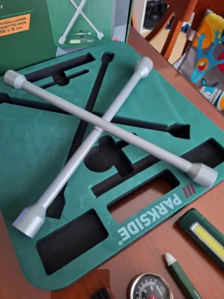 Llave de ruedas con cojín y juego de mantenimiento