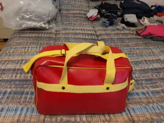 Borsone Di Michele rosso e giallo,  a tracolla